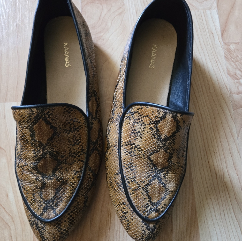 Kaanas Tan Snake Pattern Loafers